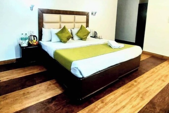 Room 3 of 15