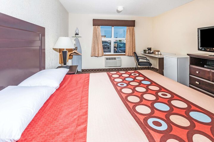 Room 9 of 18