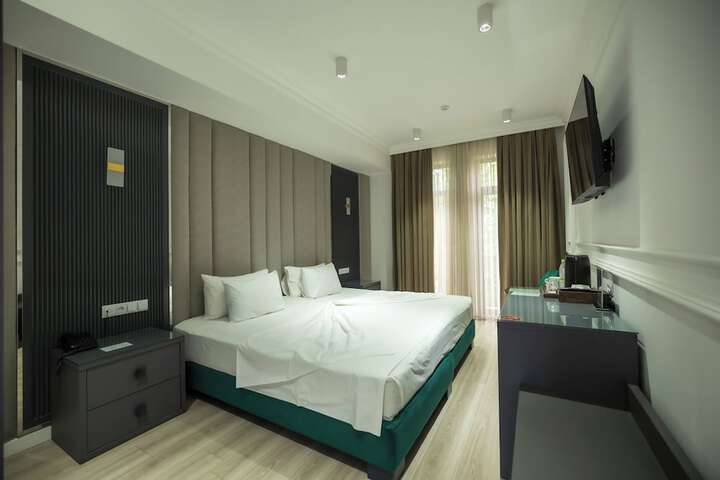 Room 14 of 37