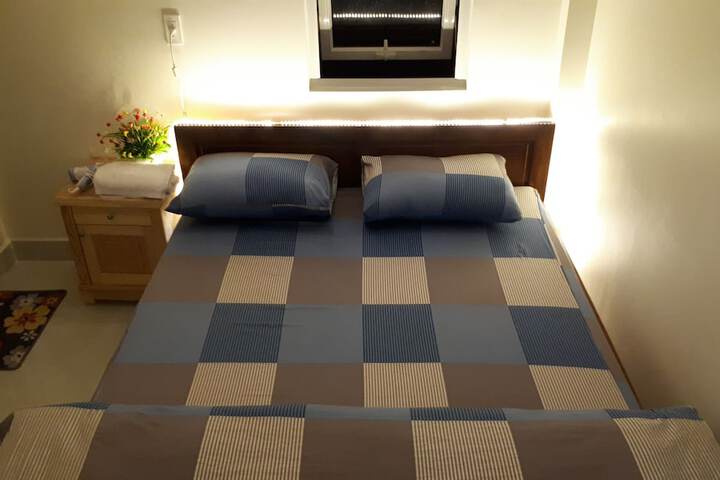 Room 8 of 25