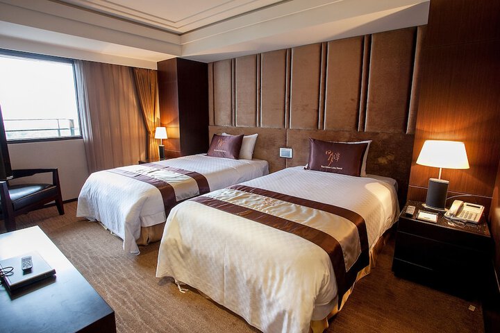 Room 15 of 90