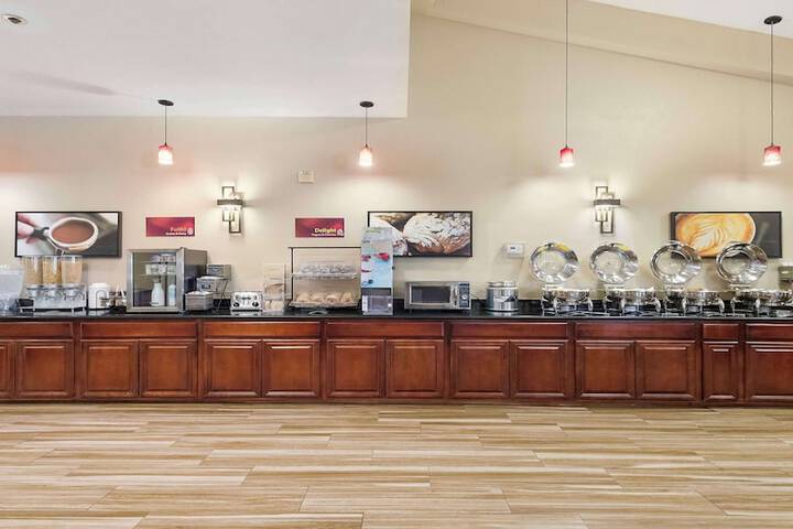 Breakfast area