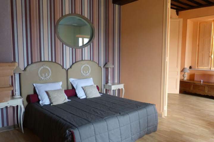Room 2 of 46