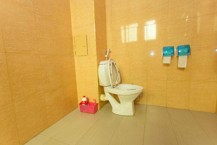 Room 3 of 10