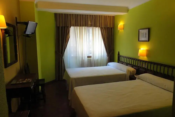 Room 5 of 31