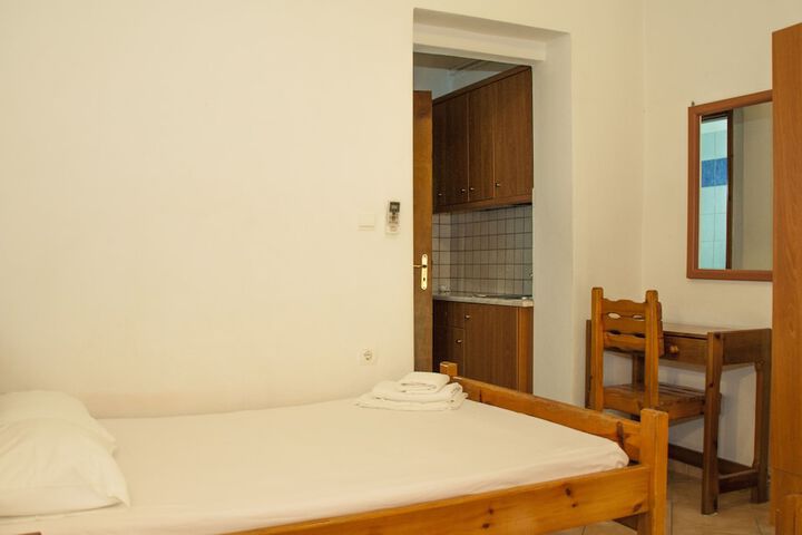 Room 6 of 29
