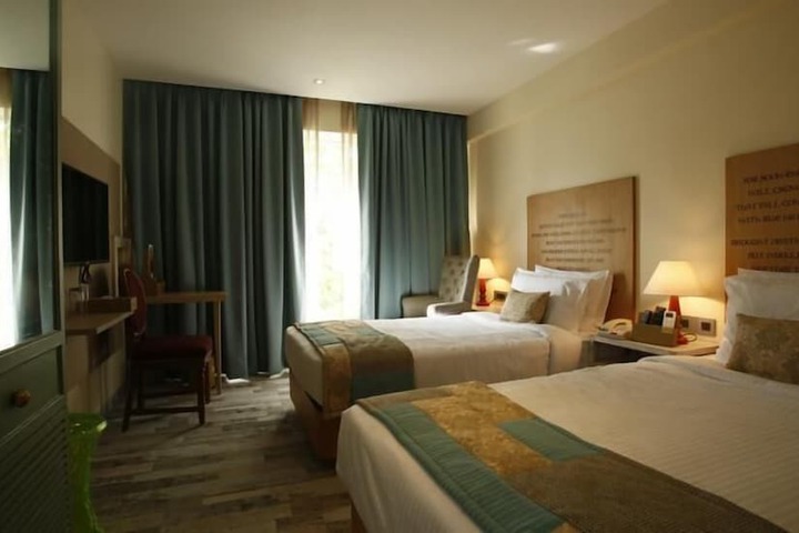 Room 8 of 24