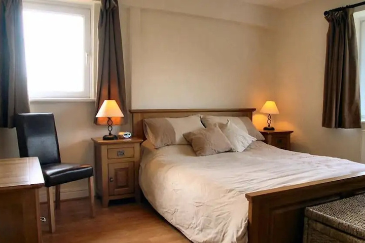 Room 3 of 12