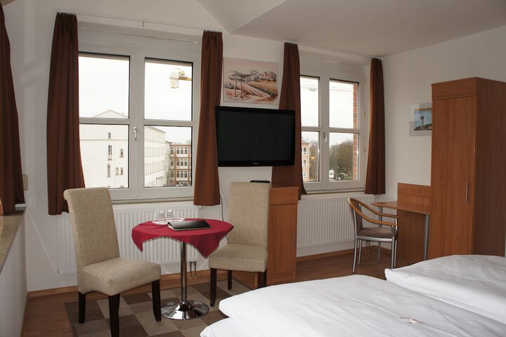 Room 4 of 31