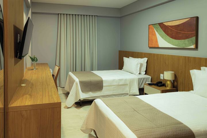 Room 5 of 33