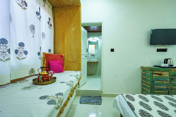 Room 26 of 85