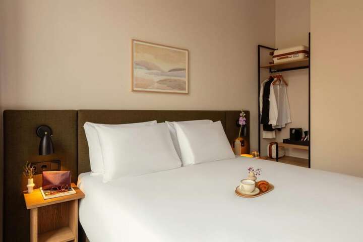 Room 8 of 27