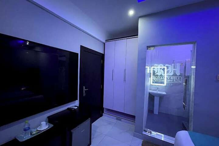Room 5 of 61