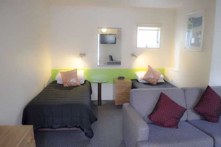 Room 2 of 58