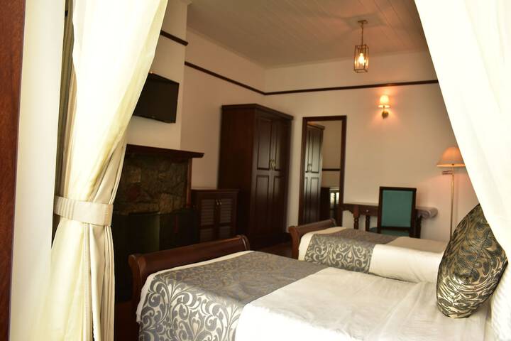 Room 10 of 41