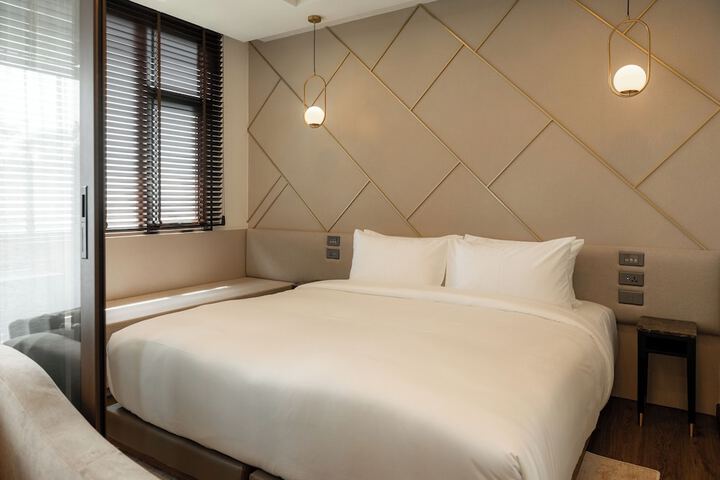 Room 17 of 151
