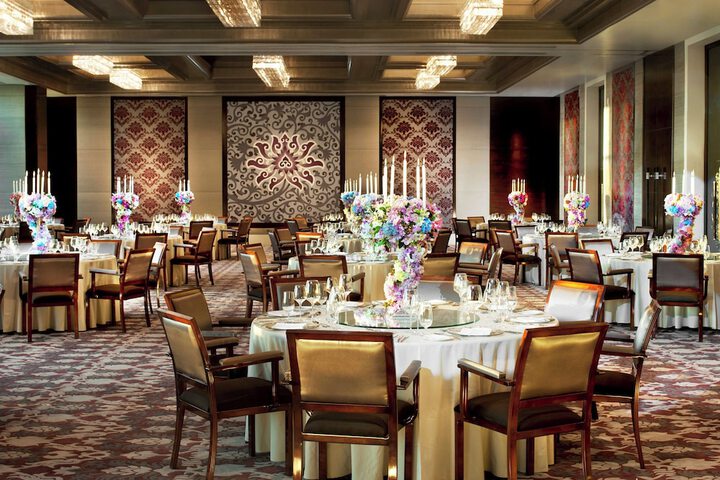 Ballroom/Hall 202 of 234