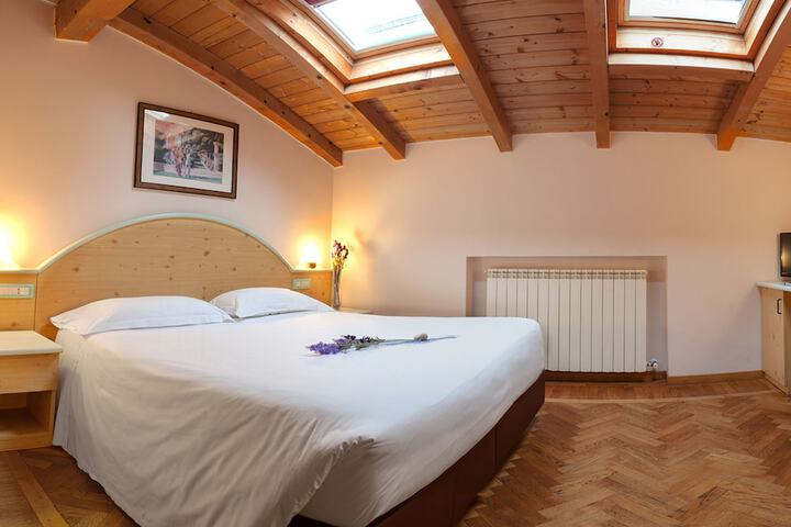 Room 49 of 98