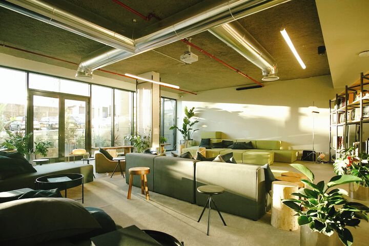 Room 8 of 13