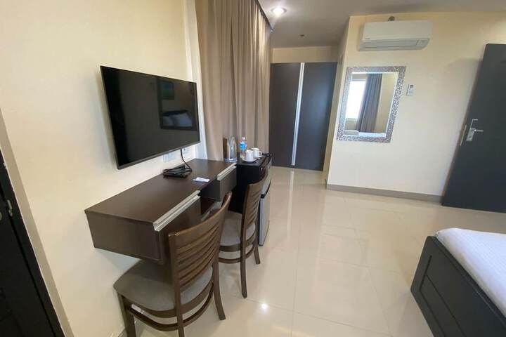 Room 21 of 34