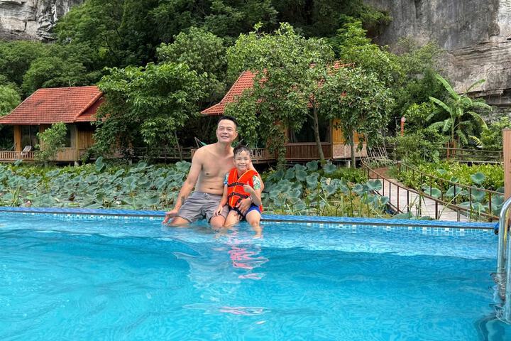 Pool 20 of 49