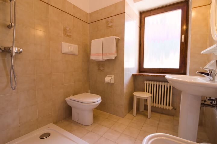 Room 12 of 23