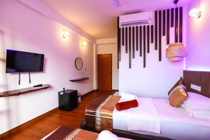 Room 2 of 20