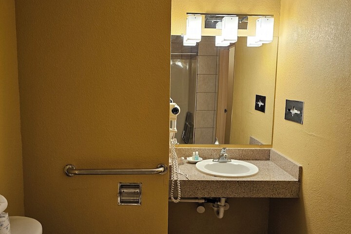 Room 22 of 42