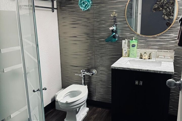 Room 60 of 77