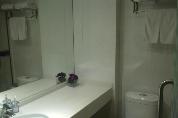 Room 54 of 79