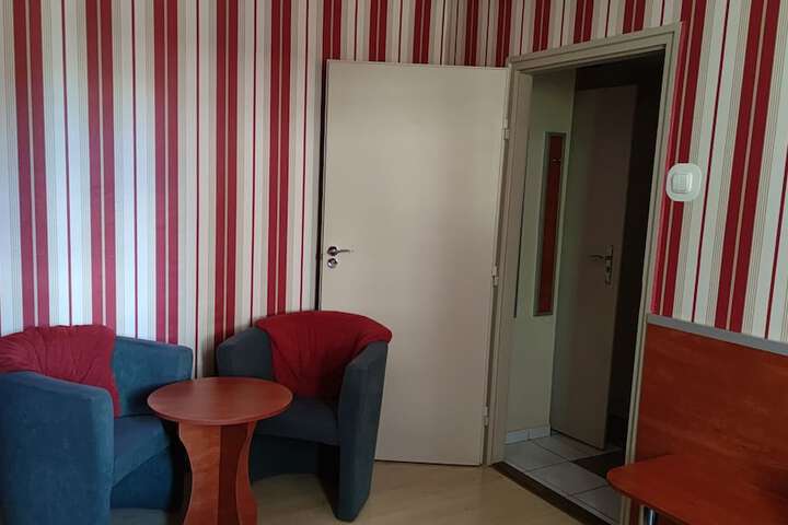 Room 16 of 41