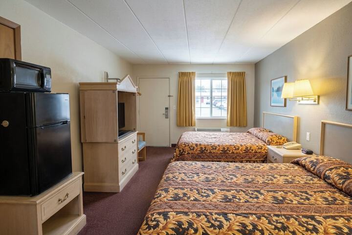 Room 10 of 28