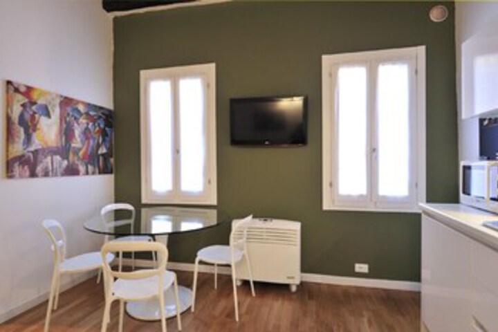 Room 9 of 22
