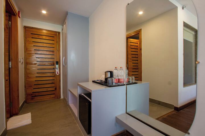 Room 32 of 46