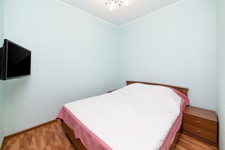 Room 7 of 76
