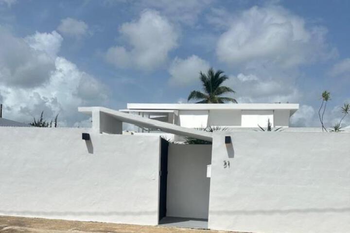 Exterior of Palmar Sur