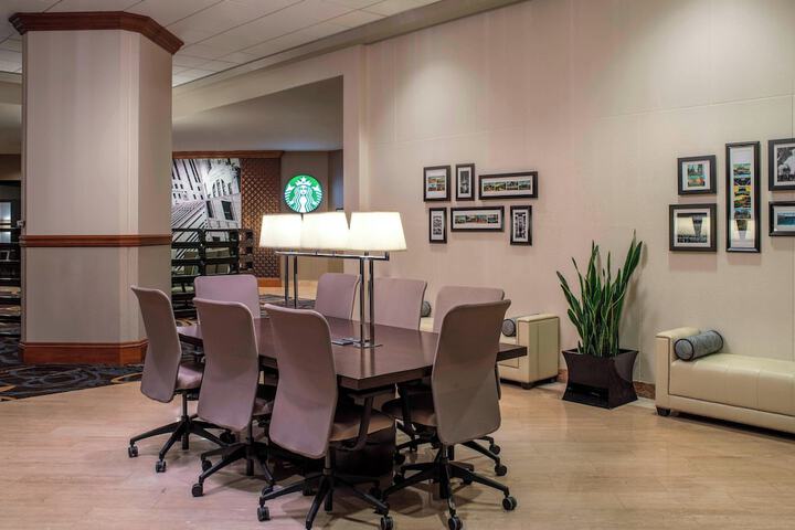Lobby lounge