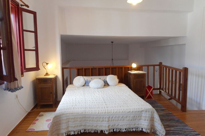 Room 4 of 72