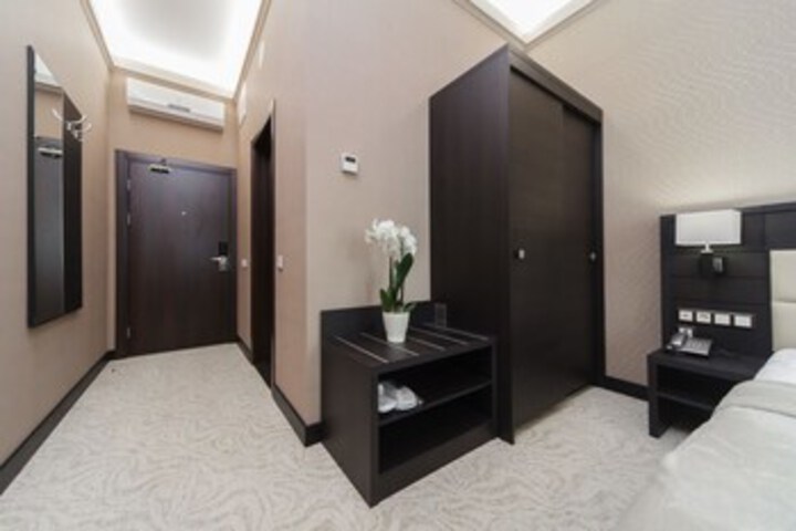 Room 41 of 76