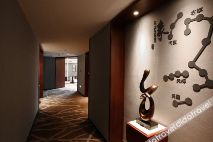 Hotel Interior 7 of 25