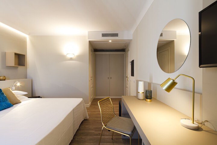 Room 21 of 105