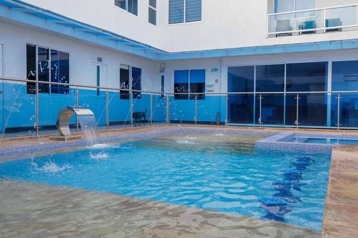 Pool 4 of 10