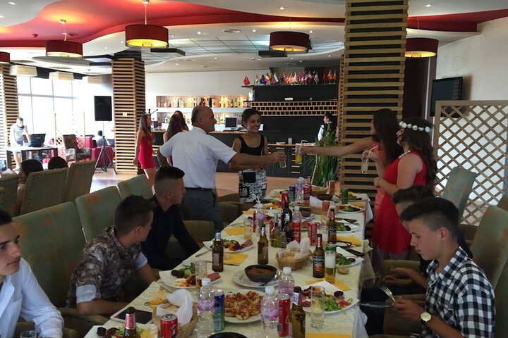 Dining 61 of 98