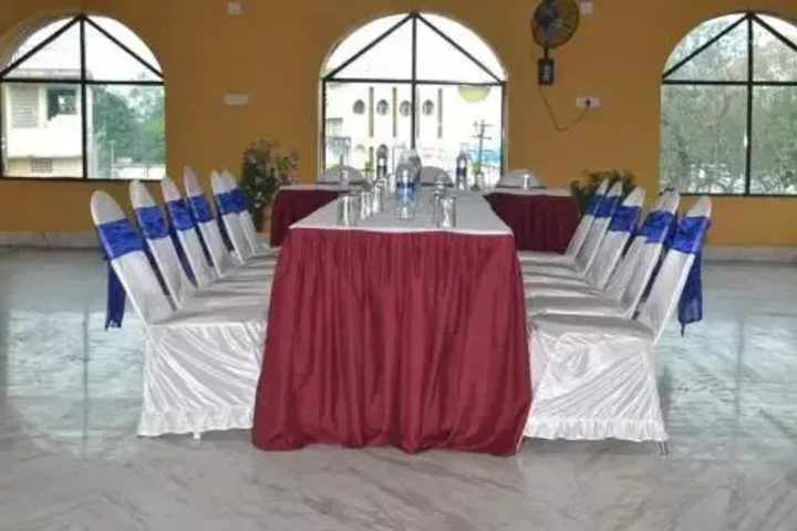 Dining 10 of 12