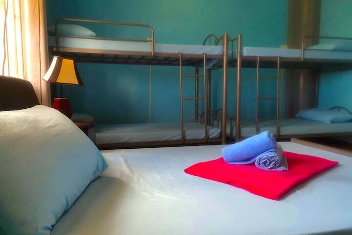 Room 13 of 23