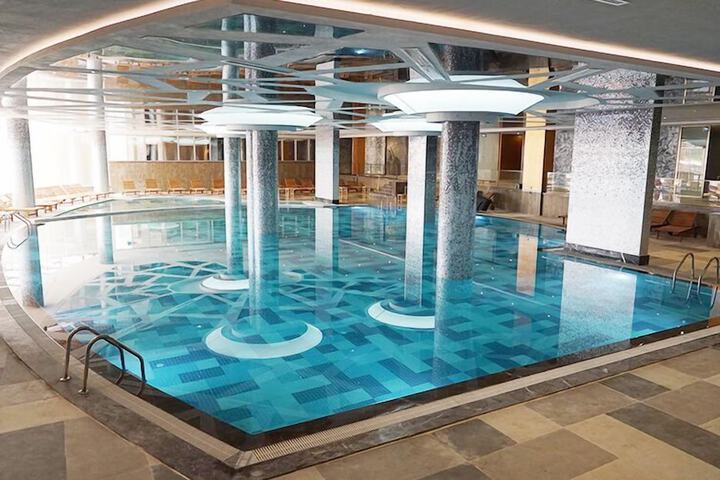 Pool 33 of 70