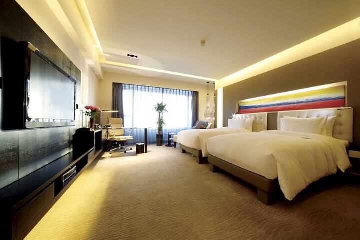 Room 5 of 41