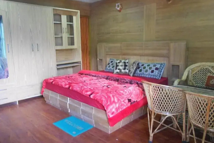 Room 3 of 11