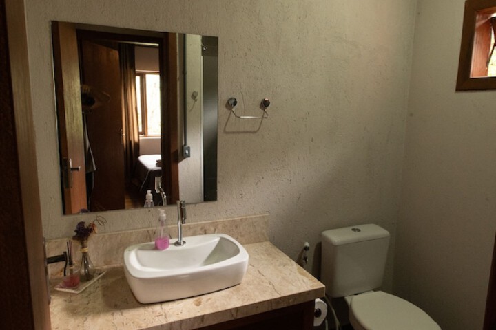 Room 210 of 259