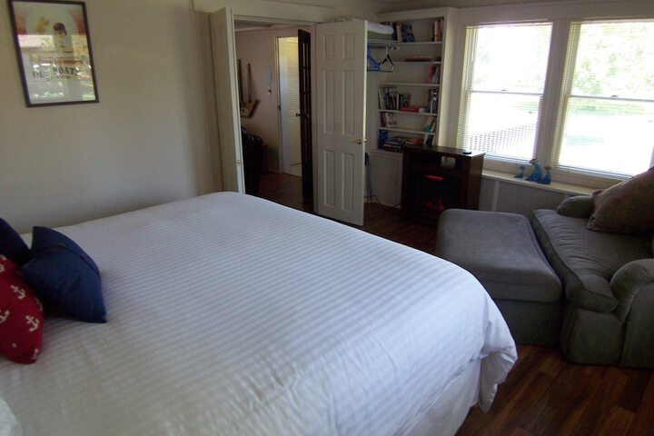 Room 16 of 100